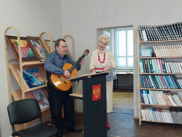 3 декабря в Центральной библиотеке им. Н.А. Зворыкина состоялась творческая встреча с поэтом-бардом Сергеем Глебовым &quot;Я вернусь, просоленный ветрами...&quot;