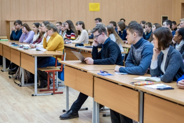 В Тверской области всем первокурсникам ВУЗов и колледжей, поступившим на дневное отделение за счёт бюджета, гарантирована выплата академической стипендии