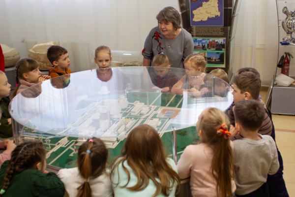 Воспитанники детских садов посетили Калининскую АЭС в рамках социально-образовательного проекта «Калининская АЭС растём вместе»
