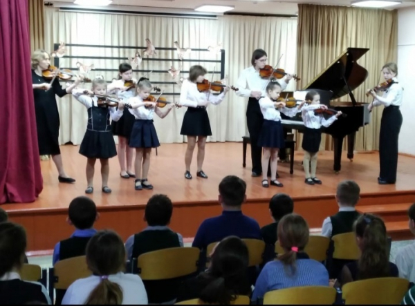 В декабре в Удомельской детской школе искусств состоялся концерт фортепианного отделения «Музыка советских композиторов»