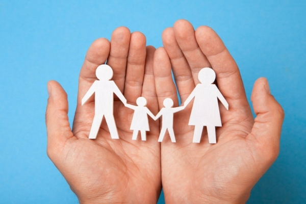 Какие меры поддержки семей с детьми осуществляет с 1 января Минсемьи