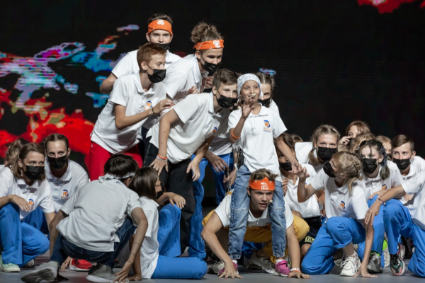 Дети из атомных городов показали в «Орлёнке» новый  спектакль в жанре фэнтези