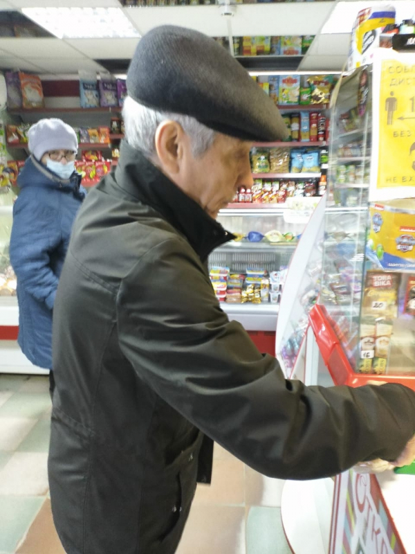 В Удомельском городском округе продолжаются проверки объектов розничной торговли по соблюдению масочного режима