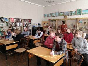 9 января для учащихся старших классов УСОШ №5 прошли краеведческие беседы "Наш земляк Олег Григорьевич Макаров"