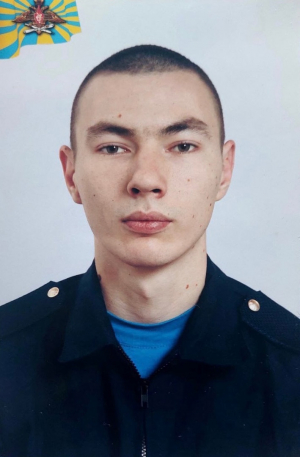 Орденом Мужества посмертно удостоен погибший при выполнении специальных задач военной операции на территории Украины, ЛНР, ДНР рядовой Котельников Денис Павлович