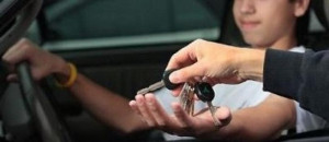 Сотрудники удомельской Госавтоинспекции обращаются к родителям.