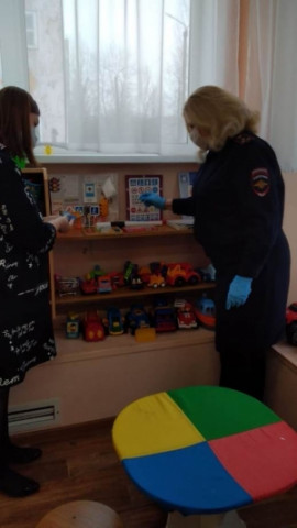 Рабочая встреча при участии сотрудника ГИБДД состоялась в Удомле, в МБОУ УСОШ №2 им. Сергея Ступакова в дошкольных группах &laquo;Сказка&raquo;.