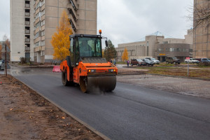 Новый асфальт на улице Александрова