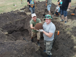 Поисковики продолжают раскопки