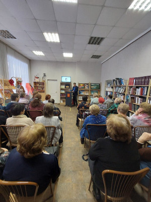 17 ноября в Центральной библиотеке им. Н.А. Зворыкина удомельский краевед Алексей Намзин выступил с докладом &laquo;Морфология удомельских сказок&raquo;.