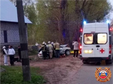 В Удомле в результате ДТП один человек погиб и двое несовершеннолетних получили травмы