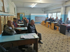 Удомельские госавтоинспекторы проверили школьные автобусы и провели инструктажи с водителями школьных автобусов.