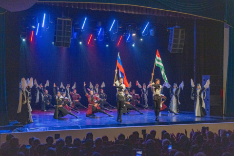 В Удомле в год празднования 80-летия атомной промышленности с аншлагом выступил ансамбль &laquo;Кавказ&raquo;