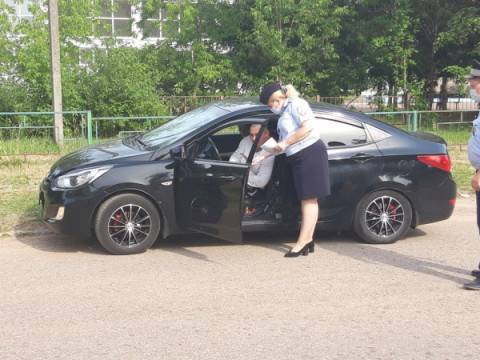 Сотрудники удомельской Госавтоинспекции  контролировали перевозку детей.