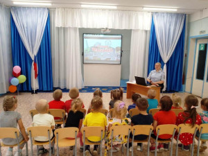 В детском саду провели познавательное  мероприятие &laquo;Правила дорожные &ndash; друзья надежные&raquo;.