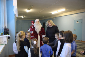 В Удомельском городском округе ученики начальных классов приняли участие в  акции &laquo;Полицейский Дед Мороз&raquo;.