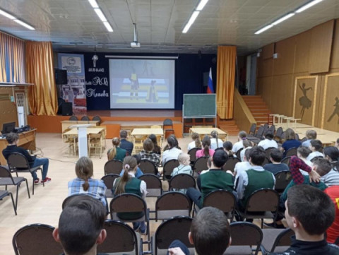 Сотрудники удомельской Госавтоинспекции провели лекторий по безопасному поведению на дорогах в каникулы.