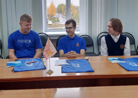 8 октября 2022 года в Управлении образования Администрации Удомельского городского округа прошла встреча руководителя Управления Светланы Алексеевой с ребятами &ndash; участниками отраслевой смены в &laquo;Артеке&raquo; &laquo;Наш класс &ndash; Атомкласс!&raquo; проекта &laquo;Школа Росатома