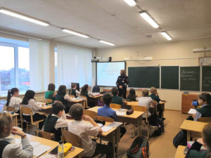 Сотрудники Удомельской Госавтоинспекции принимают участие в Единых Днях профилактики.