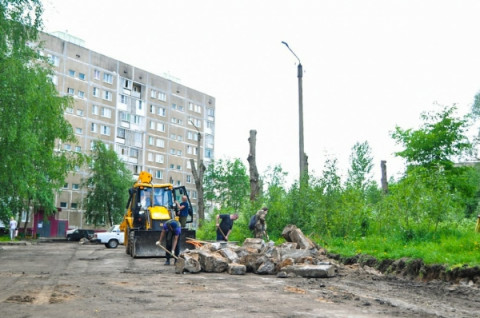 В рамках программы «Формирования комфортной городской среды» продолжаются ремонтные работы по проспекту Энергетиков, дом 8.