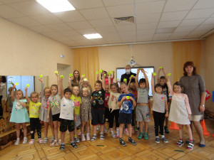 В удомельском детском саду &laquo;Дюймовочка&raquo; прошла квест-игра &laquo;Дорожный калейдоскоп&raquo;.